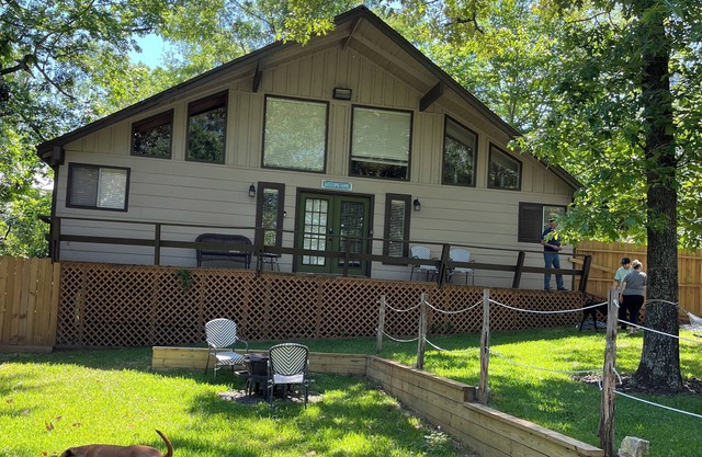 Hideaway 3 BR w/Private Pool on wooded lot