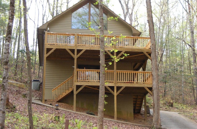 Hideaway Chalet at Lake Hiwassee Bear Paw