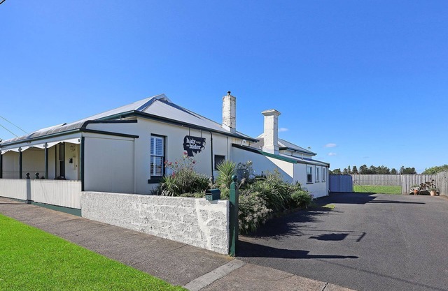 HiderWay - Period Home