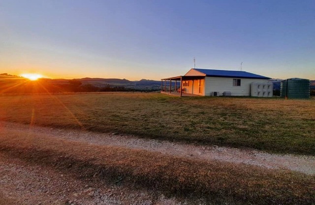 High Country cottage with beautiful views