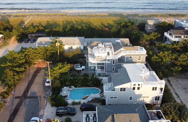 High End Beach House on Long Beach Island in exclusive Harvey Cedars