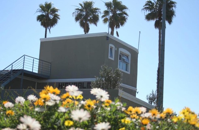 High Palms (HPK) Guesthouse & kite school