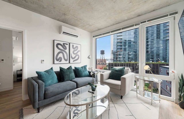 High-Rise 4BR w Views, Comfort & Space