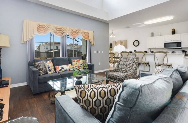 Highgate Oasis 20 minutes to DISNEY theme park! Private Pool and Spa