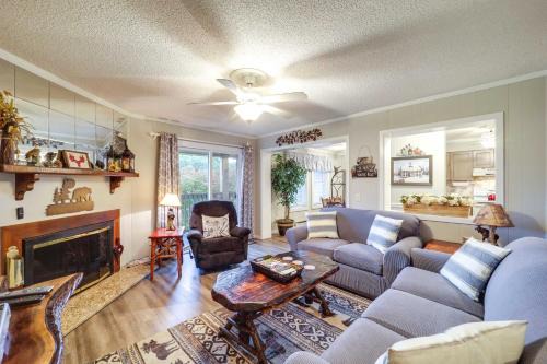 Hike, Golf and Ski Beech Mtn Condo with Resort Perks!
