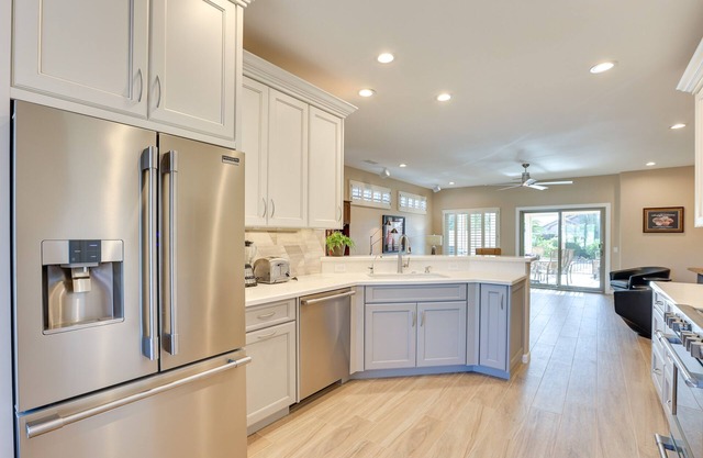 Hike & Golf: Surprise Home w/Patio & BBQ