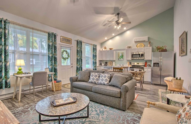 Hike & Ski! ‘Blue Heron’ Brodheadsville Cottage