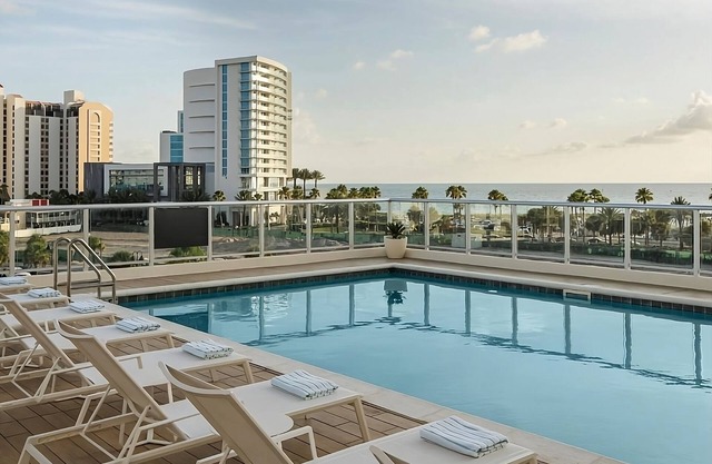 Hiking Break at Walsingham Park! 3 Spacious Units with Sofa Beds! Parking, Pool!