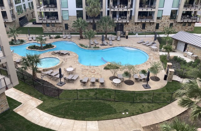 Hill country corner condo at The Waters - central AC, lake views & Pool