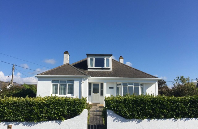 Hill Rise - Cottage In beautiful Trevone Bay, Near Padstow, North Cornwall