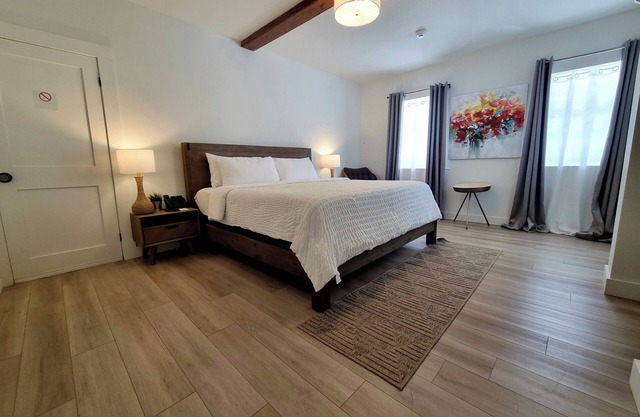 Hillcrest Boutique Hotel, Main Villa Ground Floor King Verandah