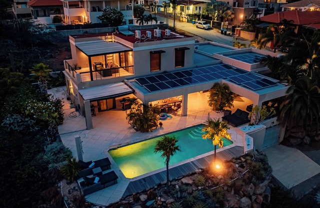 Hillside Retreat brings together picturesque views with a magnificent island backdrop.