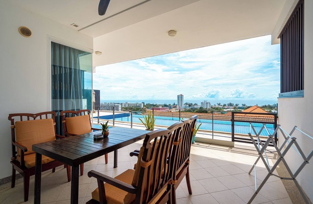 Hillside Seaview Residence