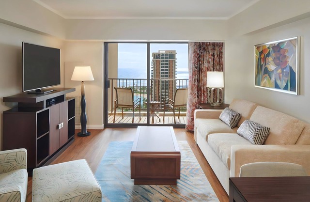 Hilton Hawaiian Village - Many Dates Available!