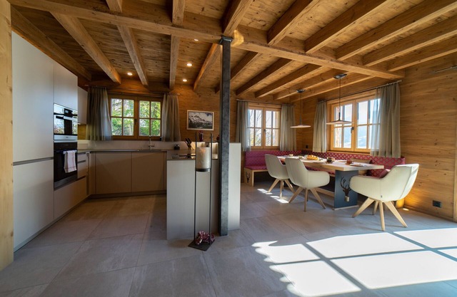 Hinterrugg 6-room chalet with mountain view