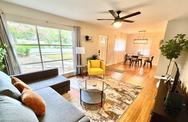 Hip Hillcrest Home - Restaurants, Shopping & Fun