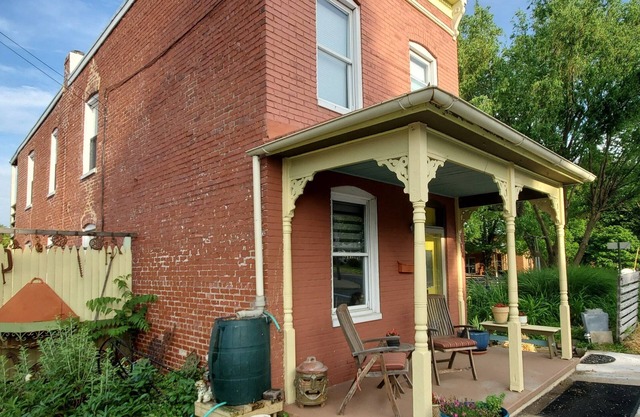 Hip & Historic District, Quiet, Classy & Comfortable Home w/Amenities & OSP