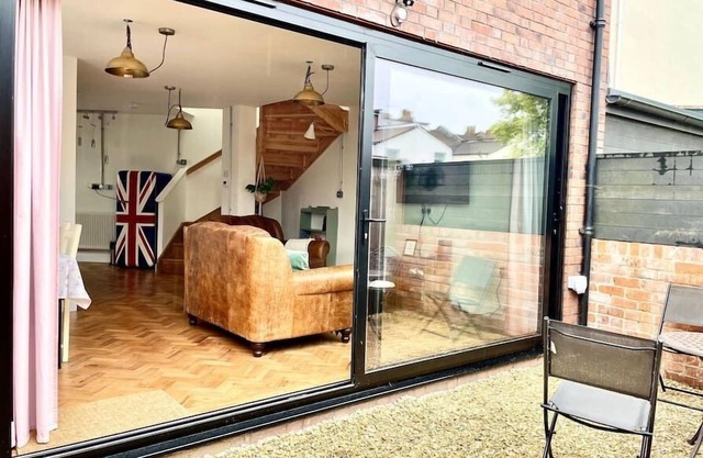 Hip Industrial Style Southville House & Courtyard