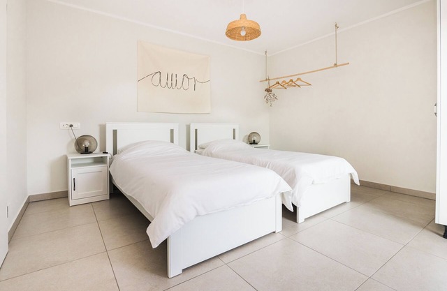 Hiša Bubi, 2 apartments for 9, air, terrace, garden