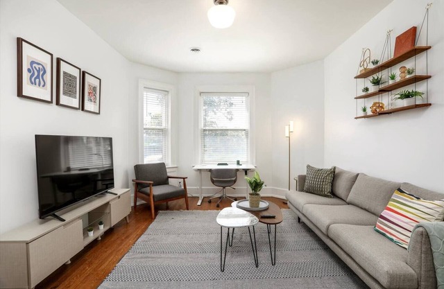 Historic 2/1 Apt near the Villages | Free Parking
