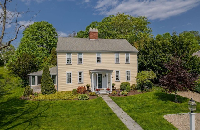 Historic 5 bedroom gem - just a sidewalk stroll to local shops and beach