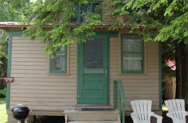 Historic Adirondack Cottage, Just Steps Away from the Beautiful 4th Lake Here at Stiefvater's Lakeside Cottages!