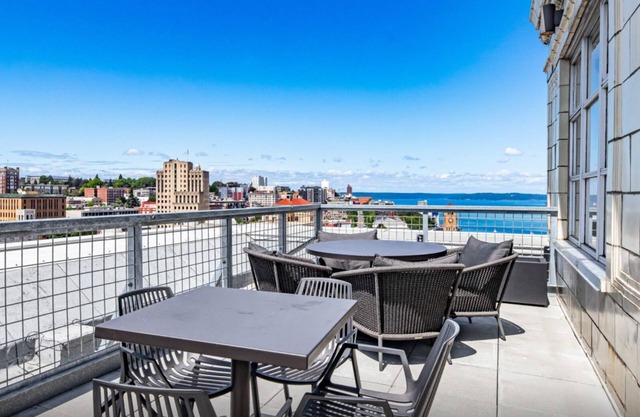 Historic Charm meets Modern comfort - Downtown Tacoma