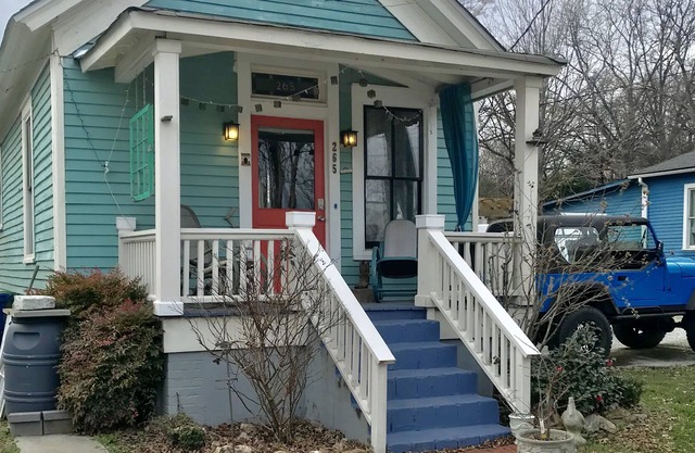 Historic Charming Home in Historic Cabbagetown, Walk to So Much in Atlanta
