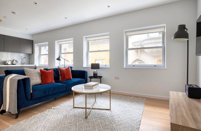 Historic City of London 1BR, nr Monument Station, by Blueground