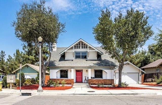 Historic craftsman home in the heart of Riverside!