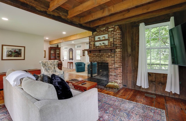 Historic Erwinna Vacation Home Near Delaware River