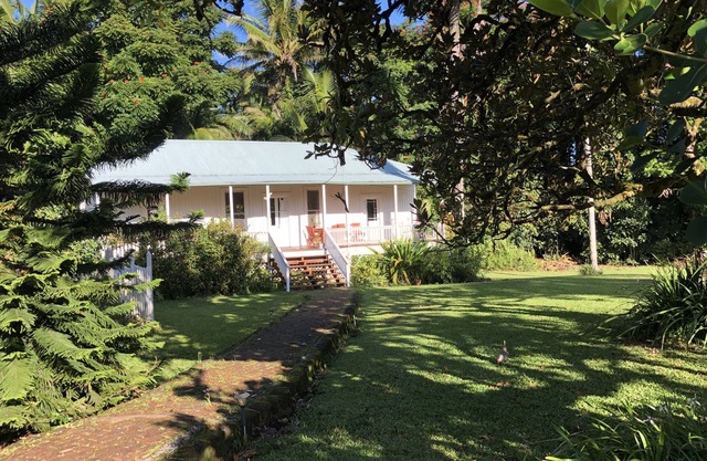 Historic Guest Cottage A/C Pool 2BR/2BA