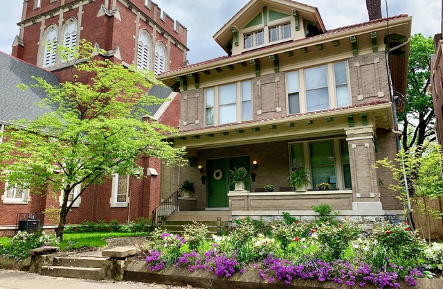 Historic Home in Old Louisville with deck and courtyard
