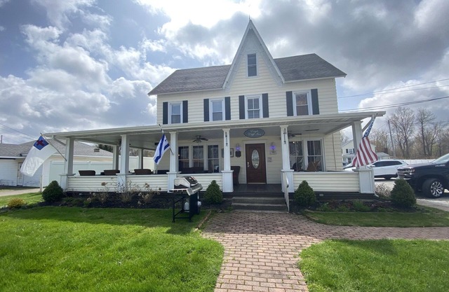 Historic Home |Perfect Strip Location |Walk to Lake |Wine Country|Grill&Firepit|
