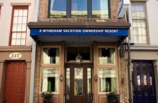 Historic hotel - walking distance from Bourbon Street