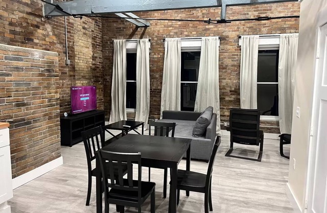 Historic Loft Near Hocking Hills + Tavern Access