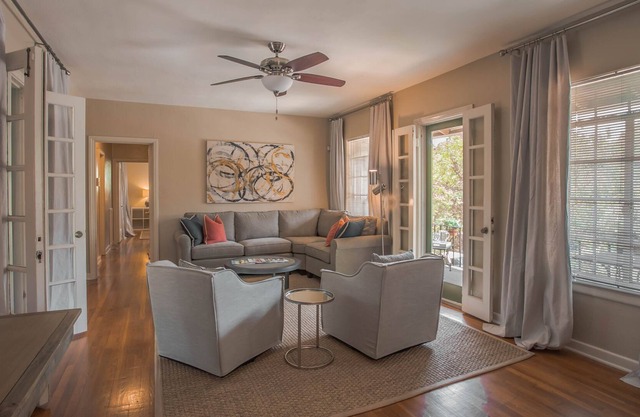 Historic Luxury Two Bedroom near Downtown