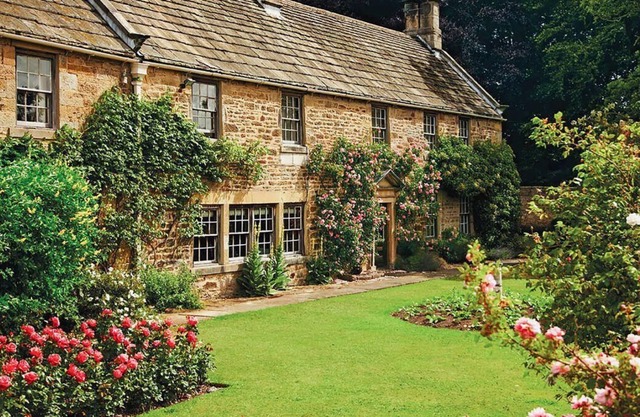 Historic manor house with full size snooker table surrounded by mature gardens.