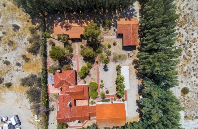 Historic Mary Pickford Estate A1 - 30 minutes from Empire Polo Grounds