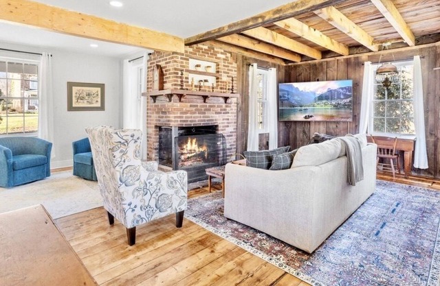 Historic & Modern Farmhouse Retreat by Frenchtown!
