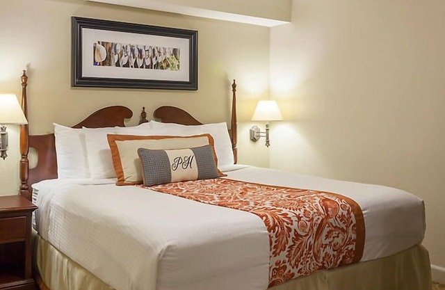 Historic Patrick Henry Square Resort