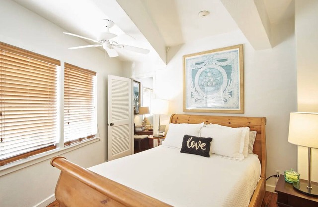 Historic Suites Hotel in Walkable Downtown between Siesta & Lido Beaches