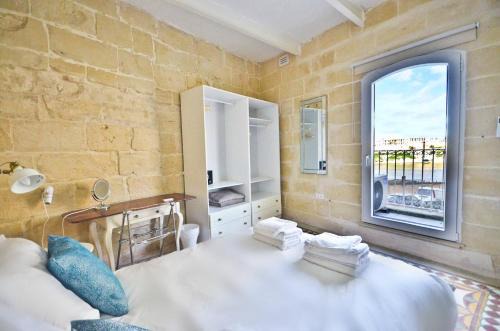Historic Townhouse In Birgu - Grand Harbour Views