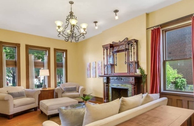 Historic Victorian | Lafayette Square | 3 Bedroom