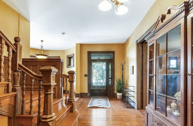Historic Victorian | Lafayette Square | 2 Bedroom