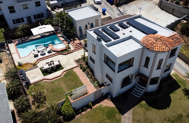 Historic Villa, Blocks from the Beach, Ocean Views