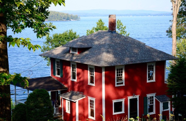 Historic Waterfront Winnipesaukee Cottage w/ Best Lake View