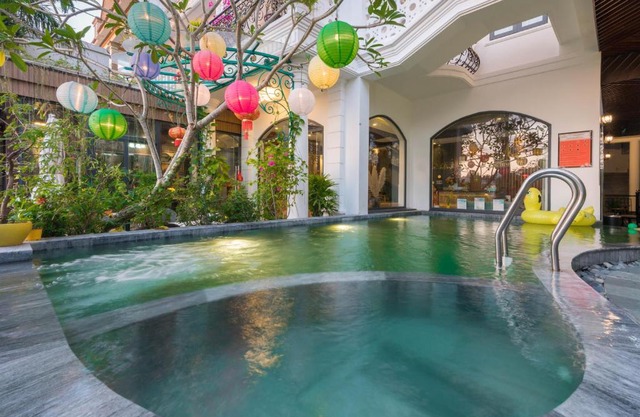 Hoang Trinh Hotel
