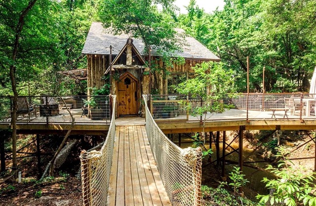Hobbit Treehouse with Waterfall on the Brazos River for Glamping in Texas