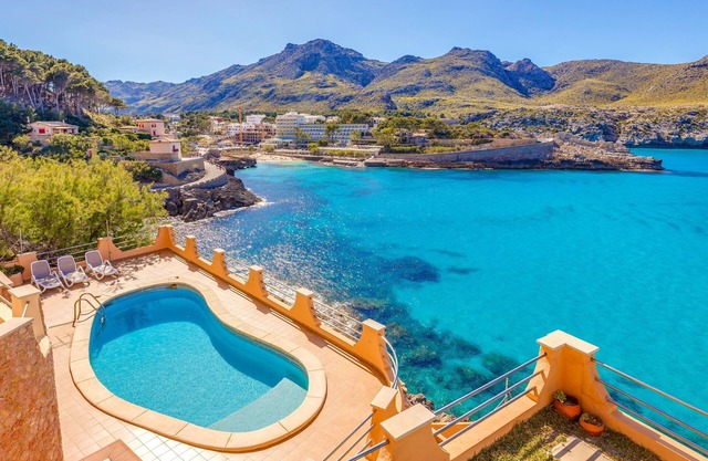 Holiday Apartment "Mirador" with Sea Views and Pool